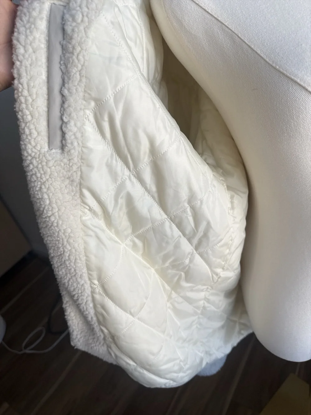 Cozy Women's Ivory Sherpa Zip-Front Jacket